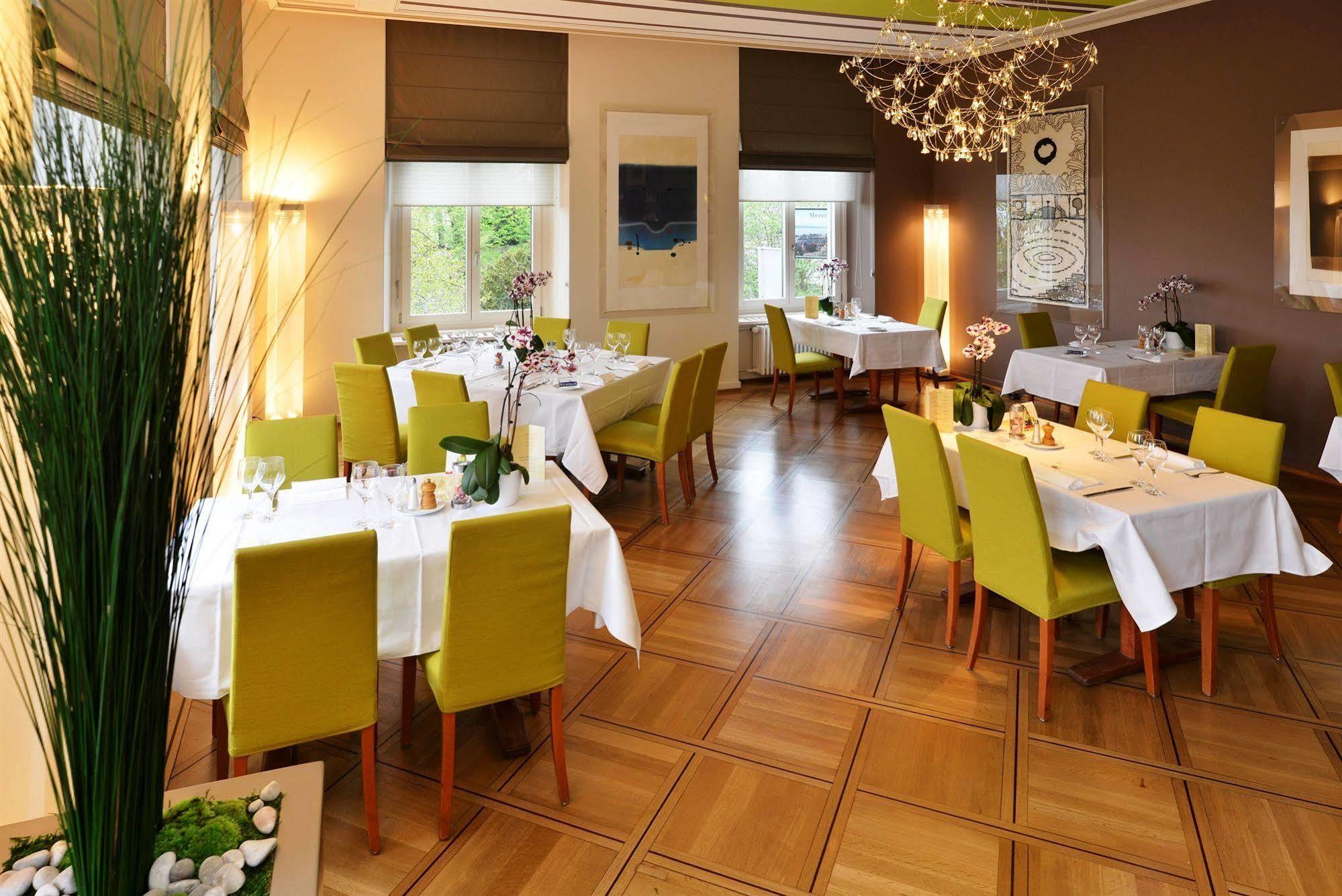Hotel Alpes & Lac เนอชาแต็ล ภายนอก รูปภาพ